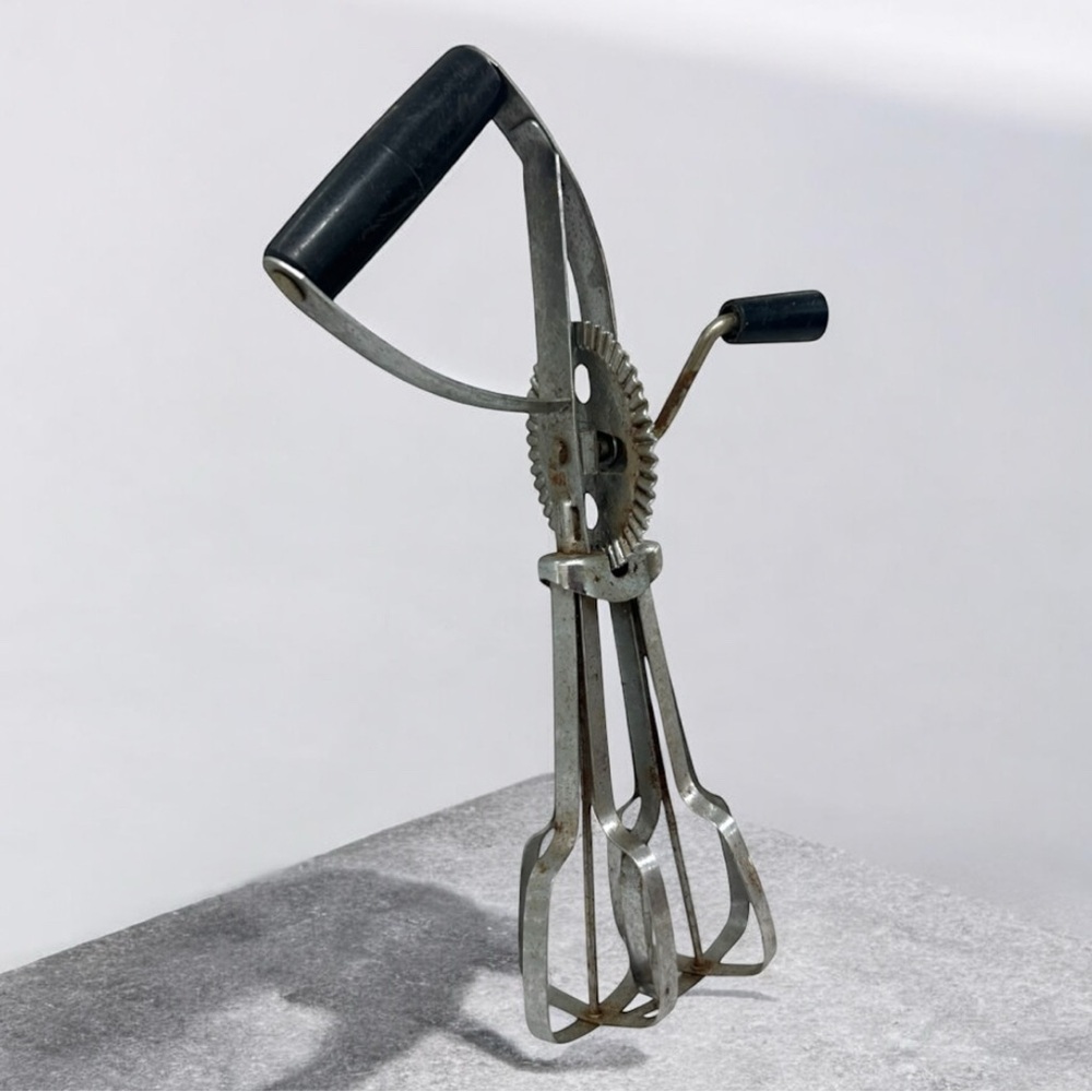 Vintage EKCO USA Hand Crank Egg Beater Rotary Whisk Metal Kitchen Tool